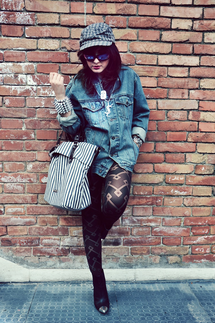 outfit, borchie, skulls, denim, giacche jeans, street style, fashion bloggers italiane