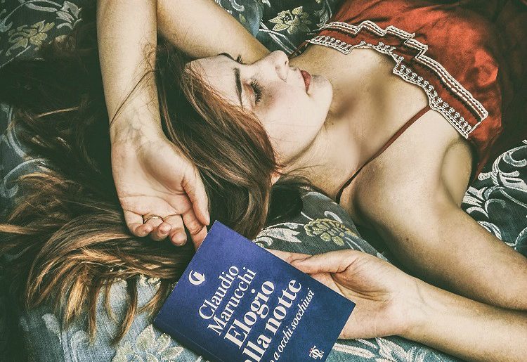 elogio alla notte libro